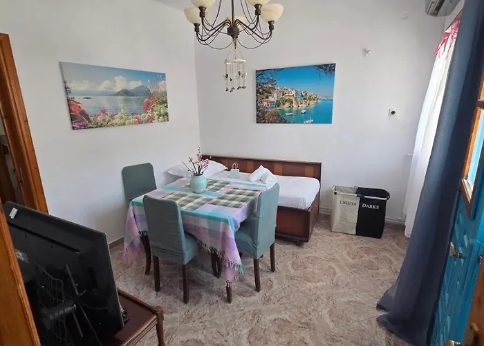 Comfort And Unparalleled View Koronos